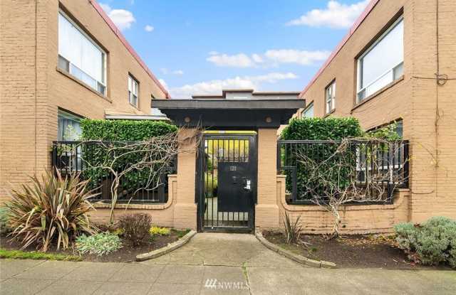 Charming 1bedroom Condo in CherryHill Gallery 1