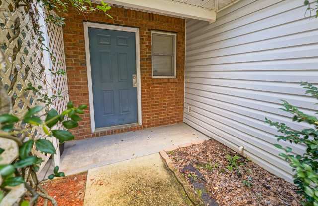 Super cute 3/2 on the North part of town with garage and fenced in yard Gallery 4