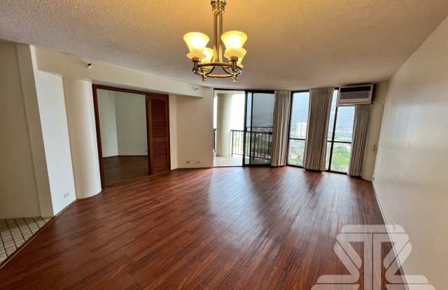 Available in November! Honolulu Tower Condo Rental - 2BR / 1Bath / 1Pkg Gallery 3