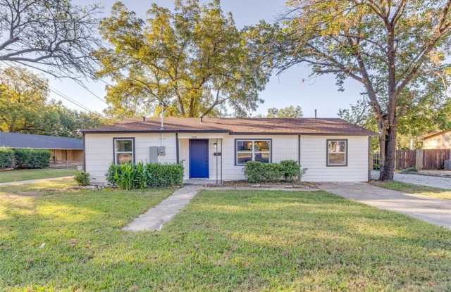 300 Water Street - 300 Water Street, Whitesboro, TX 76273