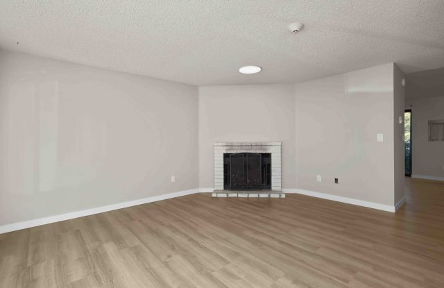 2-Bedroom Condo in Lynnwood Gallery 2