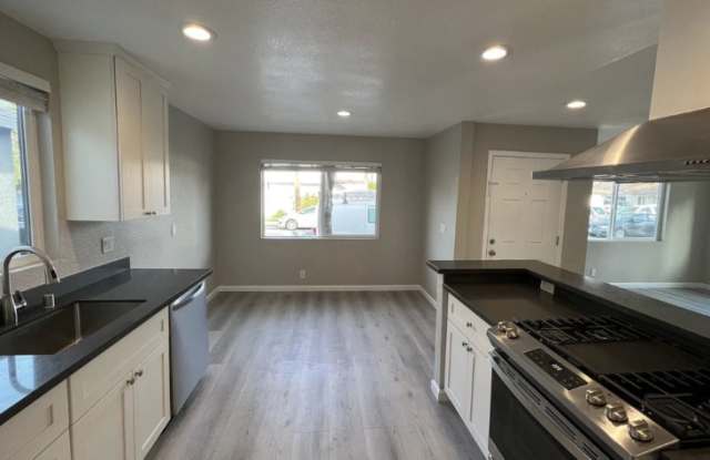 808 Adams St photos photos