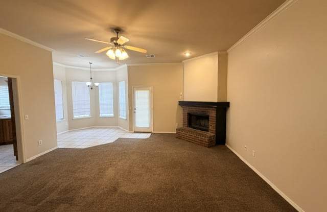 426 W Pines Way Gallery 4