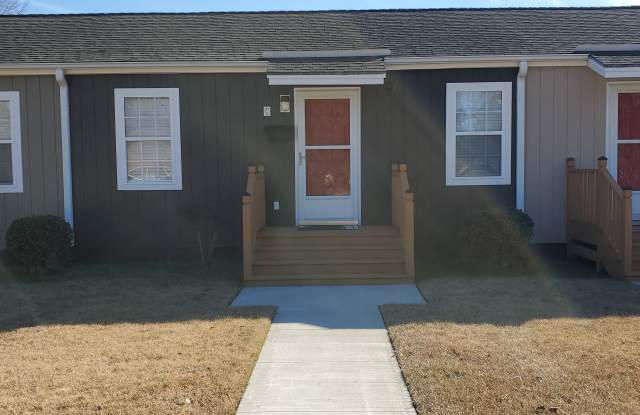 105 Oakwood Dr photos photos