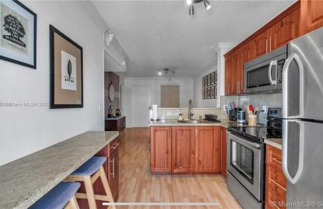 2575 SW 27th Ave photos photos