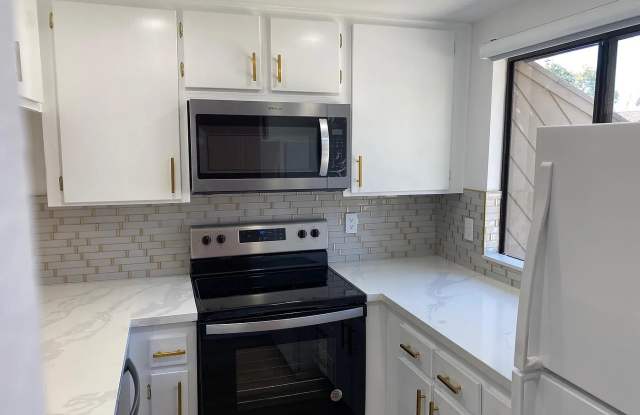 8362 Via Sonoma Unit F Gallery 4
