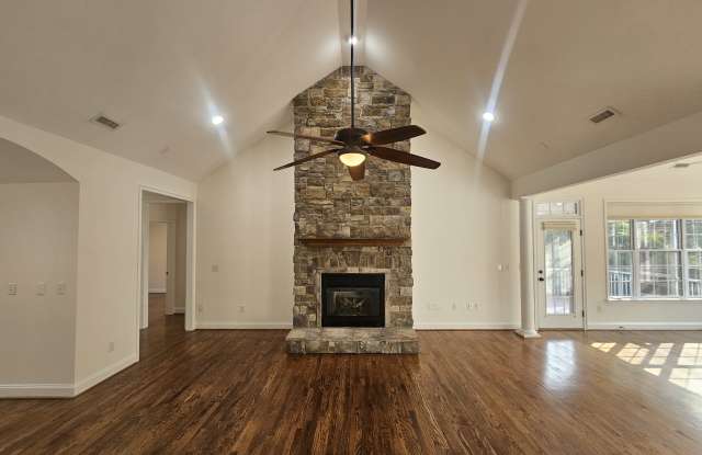 212 Medford Drive Gallery 4