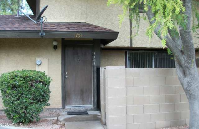 1704 W VILLAGE Way photos photos
