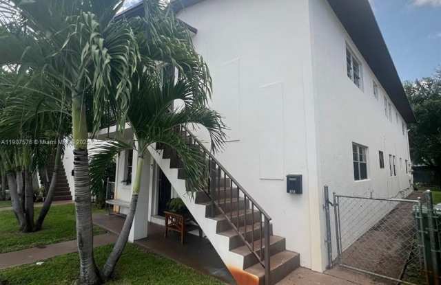 471 E 13th St photos photos