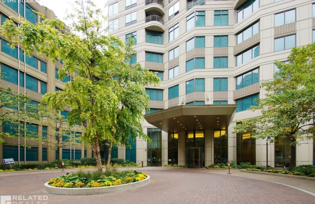 400 N La Salle Street - 400 North La Salle Street, Chicago, IL 60654