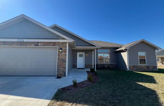 Stunning 3 Bedroom Home on Andrews Drive - 180 Andrews Drive, St. Robert, MO 65584