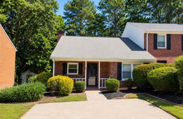 140 Williamsburg Way - 140 Williamsburg Way, Fayetteville, GA 30214