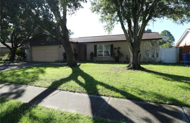 5017 OAKSHIRE DR Gallery 3