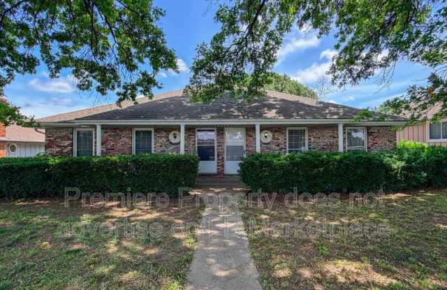 4329 Sterling Ave - 4329 Sterling Avenue, Kansas City, MO 64133