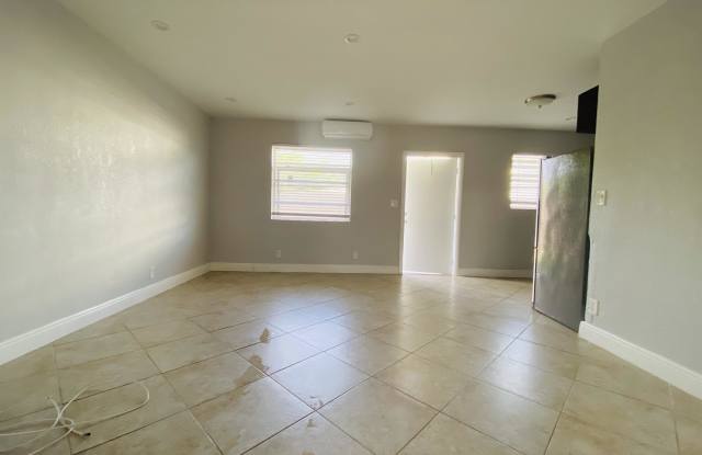 214 SW 15TH ST - 2 Gallery 2
