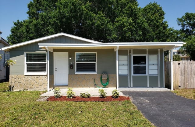 701 75th Ave N - 701 75th Avenue North, St. Petersburg, FL 33702