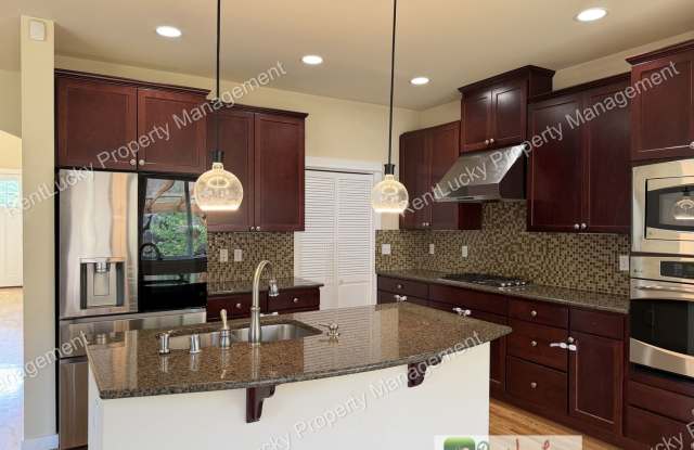 FANTASTIC 5 Bedroom Home in Bothell w/ Smart Lights and Gorgeous Kitchen! photos photos
