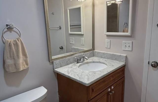 3100 S MANCHESTER Street unit: 720 photos photos