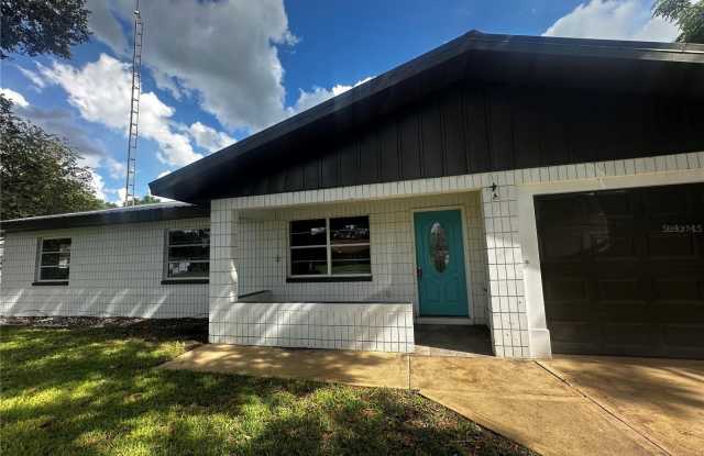 26 LAKE COURT Loop Gallery 1