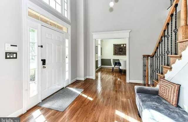 1088 SAFA Street Gallery 2