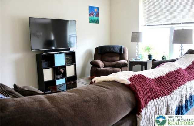 244 Milkweed Drive Gallery 3