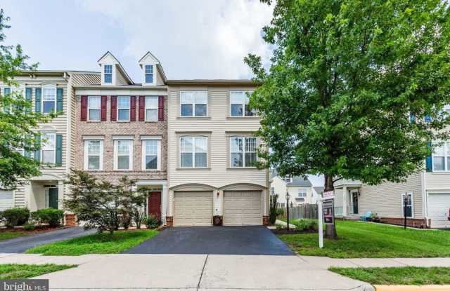 9244 CASCADE FALLS DRIVE - 9244 Cascade Falls Drive, Linton Hall, VA 20136