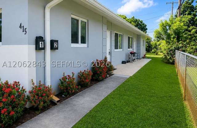 415 SW 16th Ct Gallery 2