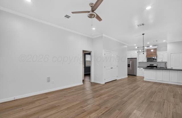 13933 PERIWINKLE UNIT A Drive Gallery 3