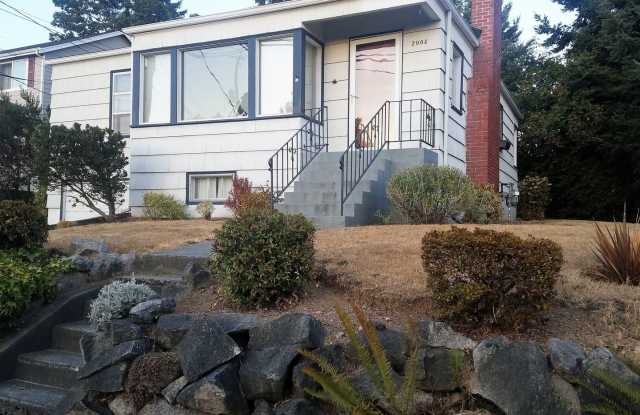 2008 Perry Avenue Gallery 3