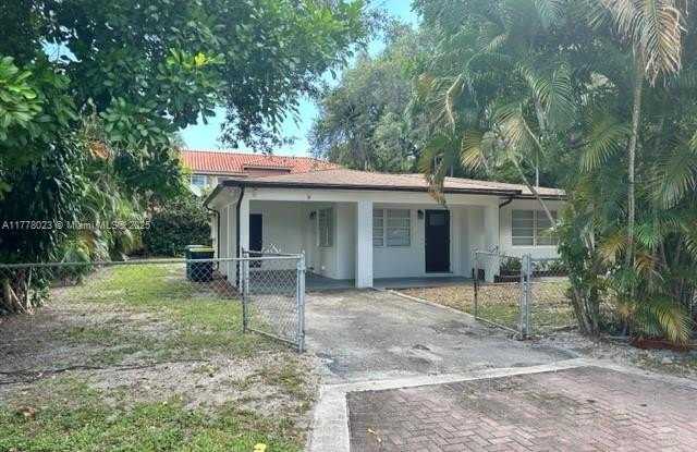 5084 SW 24th Ave - 5084 Southwest 24th Avenue, Dania Beach, FL 33312