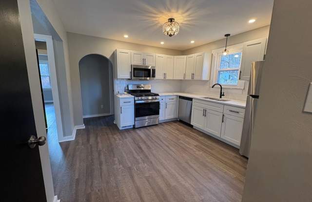 BEAUTIFULLY UPDATED 2 BR / 1 Bath home in desirable Penn Trafford School District - 430 Oakford Park Road, Westmoreland County, PA 15644