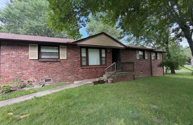 4 Bedroom Dog Friendly Home For Rent Near Post! photos photos 4 Bedroom Dog Friendly Home For Rent Near Post! photos photos