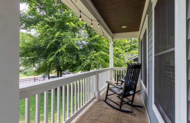 Great cottage house just off Ellington Pkwy-close to downtown! Gallery 3