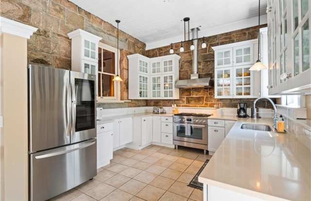 2 Hazard Avenue - 2 Hazard Avenue, Newport, RI 02840