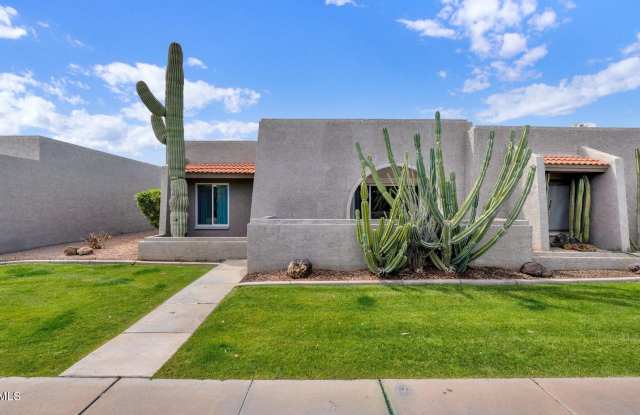 7207 N VIA DE PAESIA Gallery 2