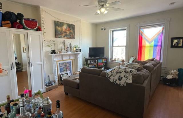 Spacious 3-Bedroom Heart of the South End – 3 Bed | 1 Bath |900 Sq F photos photos