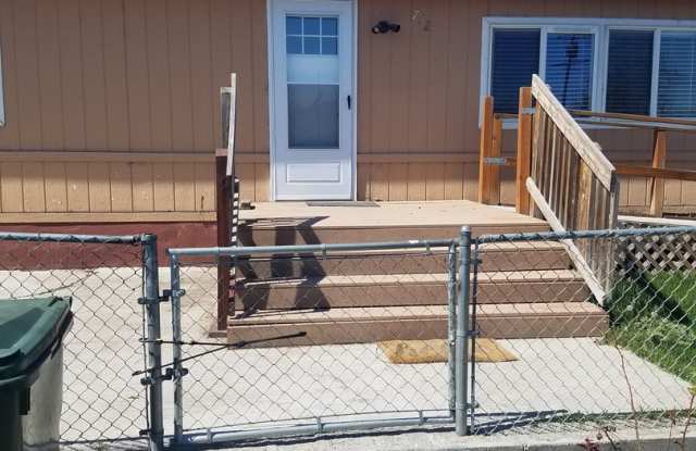 Centrally Located Umatilla Home - 732 F Street, Umatilla, OR 97882