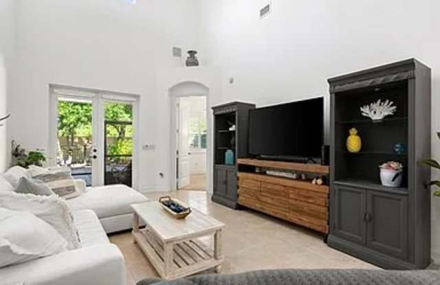 1945 Bridgepointe Circle Gallery 2