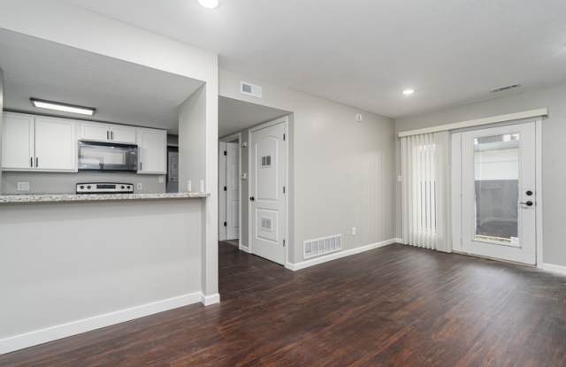 911 Ohio Street - 2 photos photos