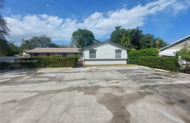 2319 Johnson St photos photos