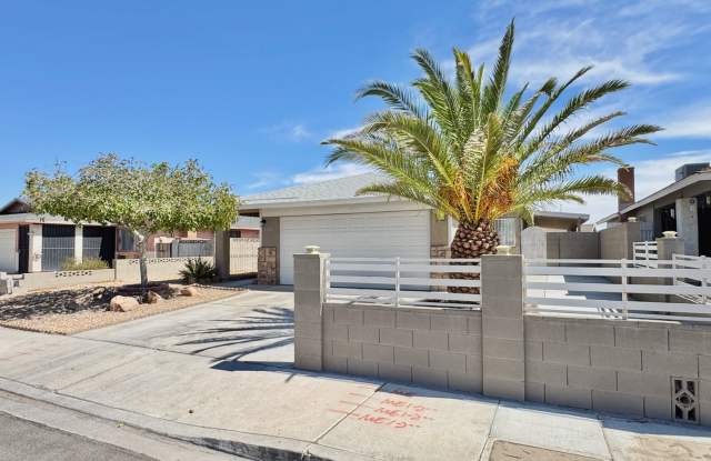 1913 Cameron St / Single Story - 3 Bed, 2 Bath Home - NO HOA! Gallery 3