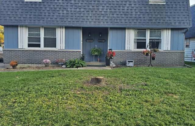 501 W Farragut Street - 501 West Farragut Street, Crown Point, IN 46307