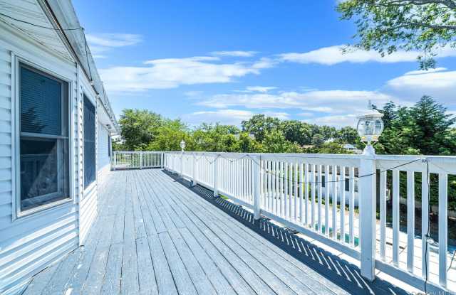 309 Sunrise Drive Gallery 3