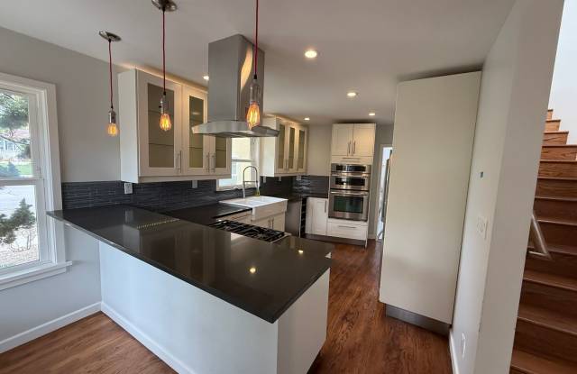 Stunning 4 Bed / 3 Bath Pacific Beach Home with Scenic Backyard  Prime Location photos photos