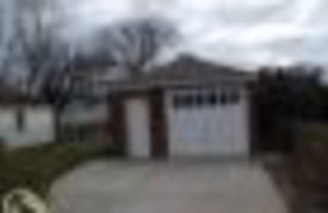 15720 Couzens Ave Gallery 4
