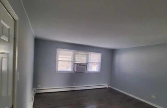1026 E Division St photos photos