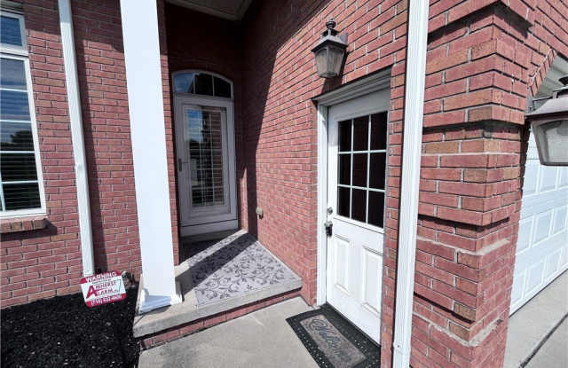 18 Saint Charles Court Gallery 3