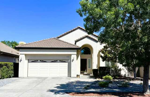 2172 Dolen Place, Santa Rosa, Ca. (3 bedroom, 2 bathroom house) photos photos
