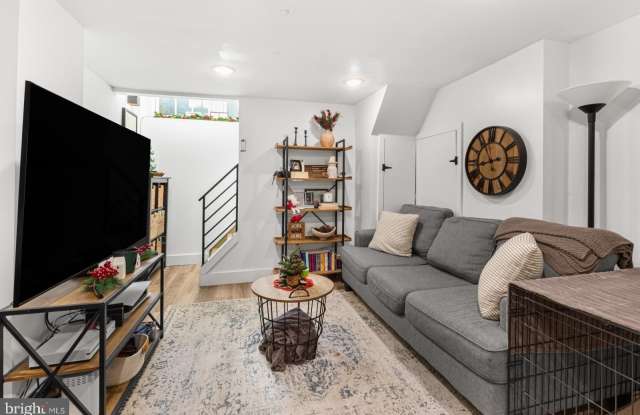 212 CATHARINE STREET - 212 Catharine Street, Philadelphia, PA 19147