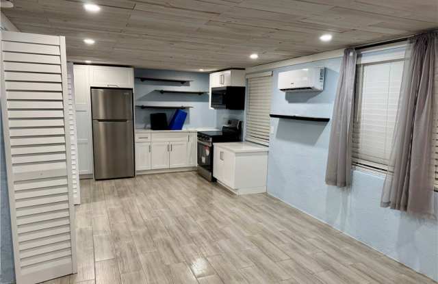 2566 2nd Street unit: A photos photos